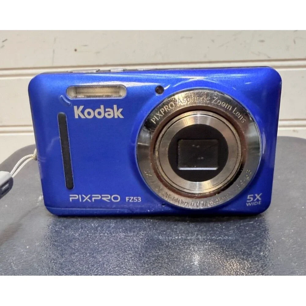Kodak Pixpro FZ53 Digital Camera with 2 Batteries & charger *tested*